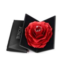 Ring-Etui schwarz mit Rosenblüte