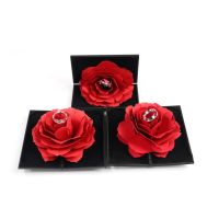 Ring-Etui schwarz mit Rosenblüte