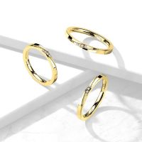 49 (15.6) Goldener Ring schmal mit Kristallen und Zierleiste aus Edelstahl