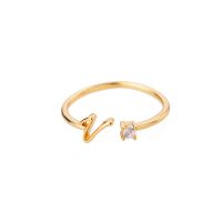 Buchstaben Ring Goldfarben aus Metall Unisex - V