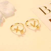 Zehenring Buchstaben Goldfarben aus Messing Unisex D