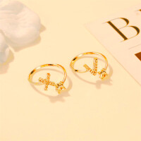 Zehenring Buchstaben Goldfarben aus Messing Unisex U