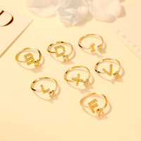 Zehenring Buchstaben Goldfarben aus Messing Unisex V