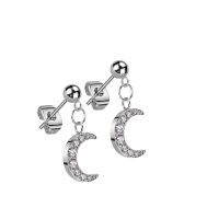 Ohrstecker mit kristallbesetztem Mond-Anhänger...