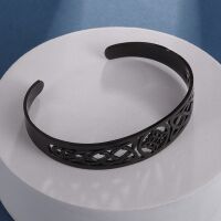 Armreifen Keltenknoten aus Edelstahl Damen schwarz